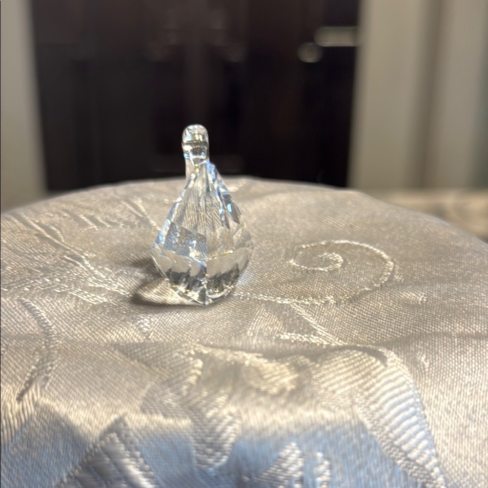 SWAROVSKI SWAN 🦢 Feathered Beauties Collection 100 YEARS ADDITION. Boxed 1 1/8” - Picture 7 of 8